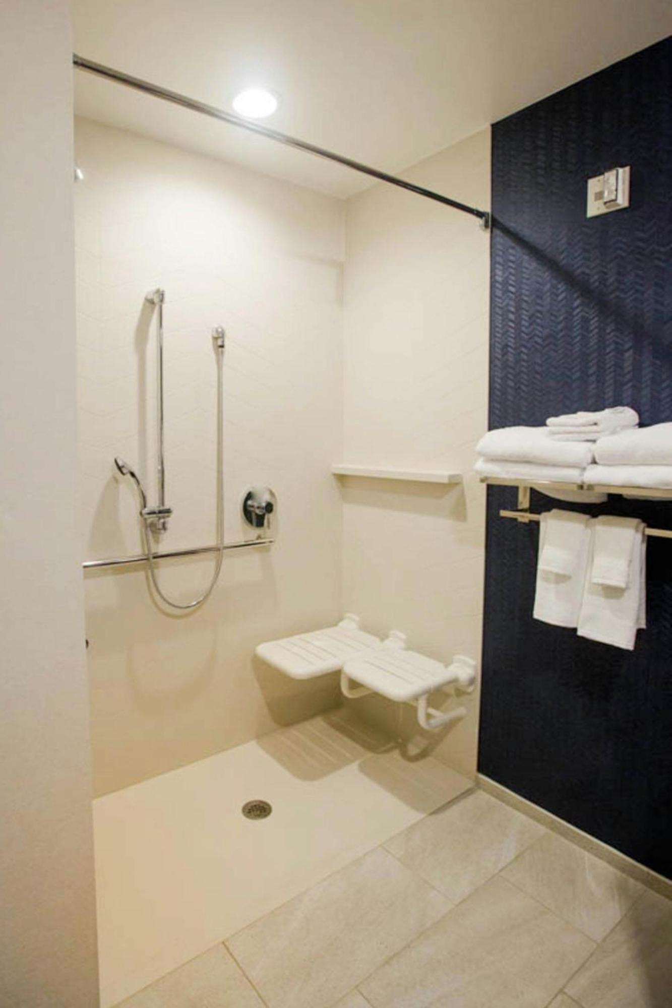 Fairfield Inn & Suites By Marriott Philadelphia Broomall/Newtown Square Εξωτερικό φωτογραφία